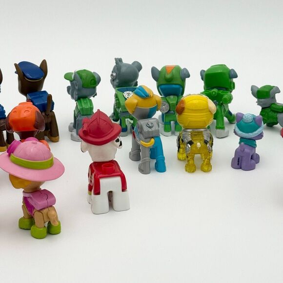 Paw Patrol Figurines Lot of 25 - Picture 6 of 7